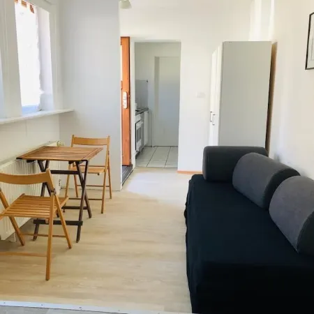 Fisherman's Lodge: 1 room (living/bedroom) - bathroom - kitchen - 30 min to Frankfurt