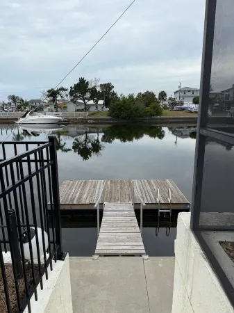 Spacious 4BR Waterfront Home w/ Heated Pool, Dock & Gulf Access, Sleeps 14+ Отели в г. Эрнандо-Бич