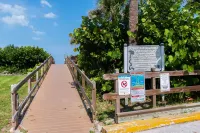 Beachside Condo with Pool Access - Stunning Coastal Retreat