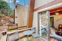 Cute condo with deck & fireplace - snowbird-friendly