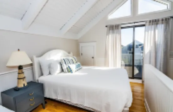 Ocean Views and Upper Balcony Delight - Stunning Coastal Retreat