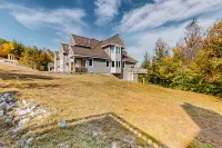 Ski-in/out, dog-friendly townhome with mountain views, hot tub & pool