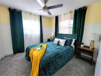Gorgeous private heated pool house, short drive to the beach!