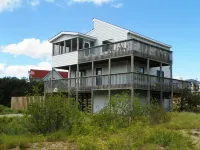Screened in Porch and Spectacular Views - Charming Coastal Retreat