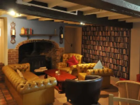 白鹿咖啡酒吧和小酒館酒店