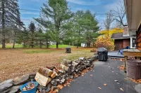 Cozy Fireplace and Lush Garden Oasis - Funky Eclectic Retreat Hotels near Paramount Theatre, VT
