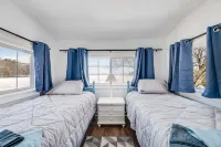 Private Dock and Two Beaches - Exquisite Lakefront Sanctuary Hotels in Orono