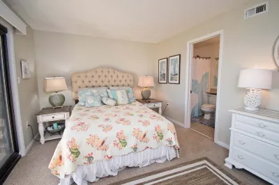 Luxurious Oasis - Saltwater Pool, Hot Tub, Tennis Court