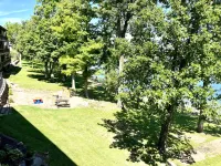 Spacious Master Suite and Private Deck with Grill - Elegant Retreat Hotel a Ridgedale