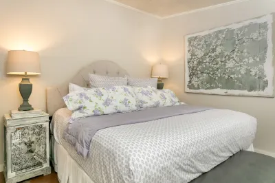Charming Retreat - Lavender Suite, A/C