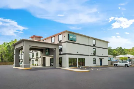 Quality Inn & Suites Biloxi - Ocean Springs