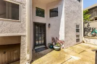 Charming Condo with Fireplace and Workspace - Beautiful Retreat