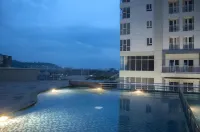 Skyland City Hotel Jatinangor - Pools