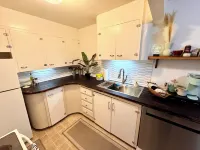 Cozy 2-bedroom apartment in Vancouver walk/bike distance to pubs/shopping! - ห้องครัว