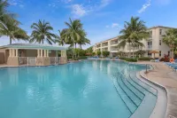 Lagoon Pool and Marina Amenities - Stunning Coastal Oasis Hotel a Key Largo