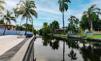 Stylish Aventura Home with Pool on Intercostal