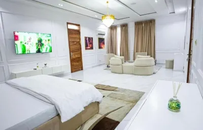 6 Bedroom Mansion in Lekki Phase 1 Hotels in 
