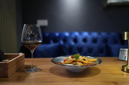 Bovino Hotel Отели рядом с достопримечательностью «Billard-Bistro Mainspitz»