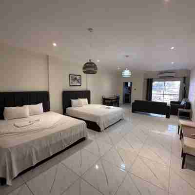 Apartments Plaza Hotel Rooms