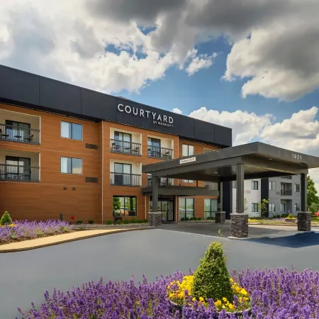 Courtyard Lexington South/Hamburg Place