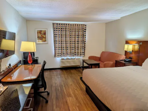 Travelodge by Wyndham Forsyth Hotels in Forsyth