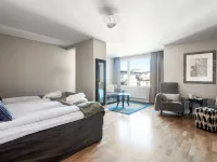 Home Hotel Tapto Hotels near Ropsten