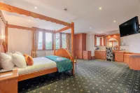 The Whitehall Hotel & Distillery Hotels near Andrews Buttery (rock formation)