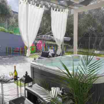 6 Bed Villa - Sleeps 15 - Pets - Pool - Jacuzzi Fitness & Recreational Facilities