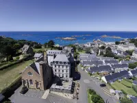 Belambra Clubs Trégastel - le Castel Sainte Anne Hôtels à proximité de : Plage de la Greve Blanche