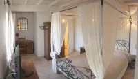 Mas Dansavan Chambres d'hôtes Hotels in Cabrieres-d'Avignon