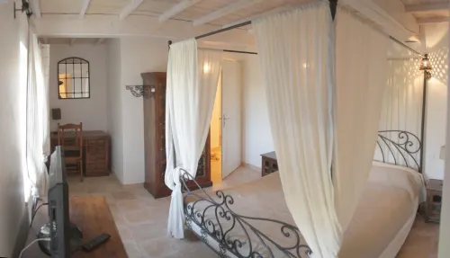 Mas Dansavan Chambres d'hôtes Hotels in Cabrières-d'Avignon