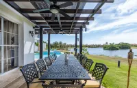 Amazing Private Villa with Chef & Maids