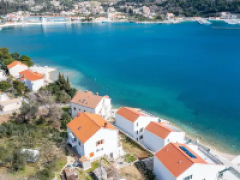 Apartment Bobić Hotels in Slano