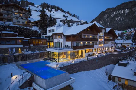 Hotel Interski Отели рядом с достопримечательностью «Langkofel»