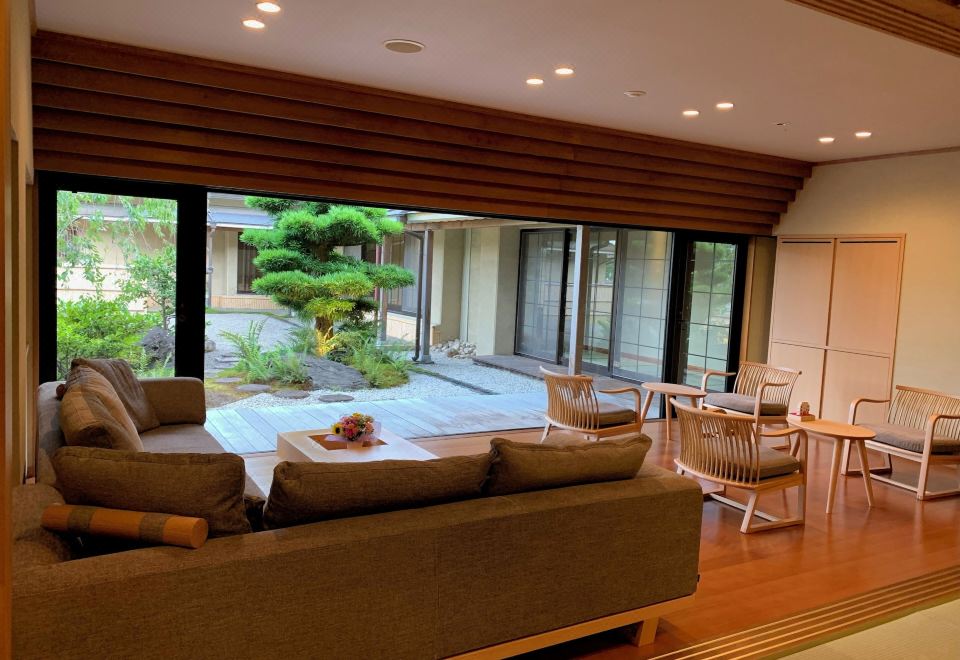 1. 료테이 란게츠..