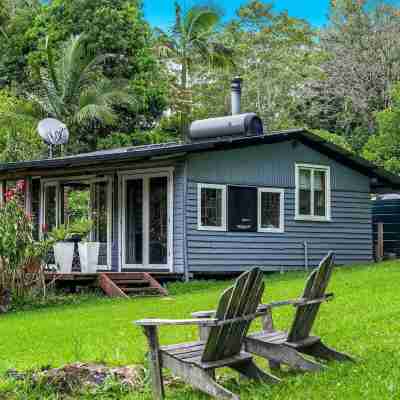 睡帽嶺拜倫灣腹地山林小屋 Hotel Exterior