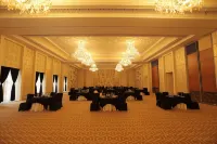 Radisson Blu Udaipur Palace Resort & Spa - 朝食