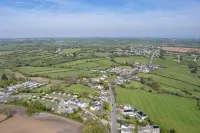 Bramble Cottage - Dog Friendly Cottage with Hot Tub Hotels in Kilgetty