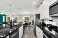 Luxury Home at Sonoma 9 En-Suites Son102