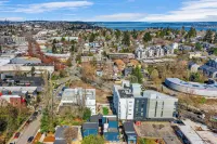 Echo Loft: A Modern Escape Hotels in Mercer Island
