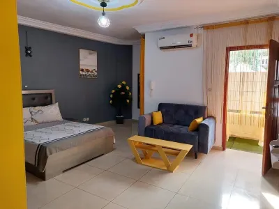 Rev Residence Hoteles cerca de IUPA COCODY