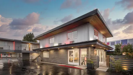 The Catrina Hotel Отели рядом с достопримечательностью «Публичная библиотека СанМатео»