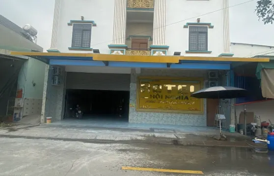 開賽山胡越義酒店