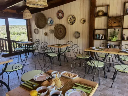 La Corte Degli Ulivi - Albergo Rurale Отели в г. S'archittu Cuglieri