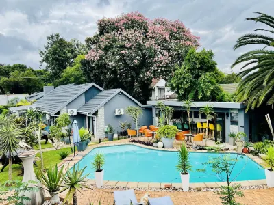 24 on Basil Boutique Luxury Hotel Các khách sạn gần Johanndsburg Zoo