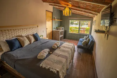 Roca Azul Hotels in Chantepec
