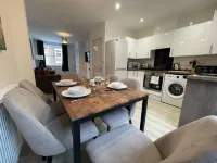 3 Bedroom New House with Wi-Fi Sleep 5 by Home Away from Home