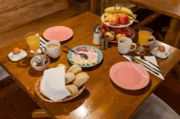 Central Bled House - breakfast