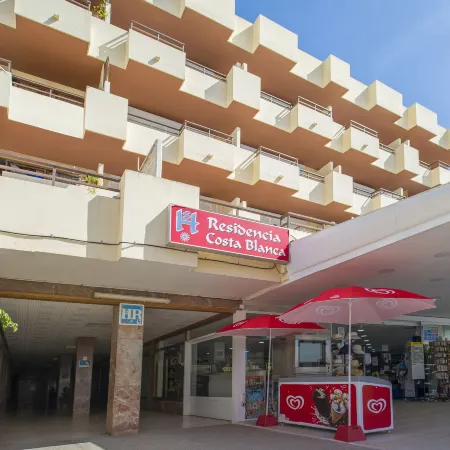 Hostal Costa Blanca Отели рядом с достопримечательностью «Casino Ibiza»