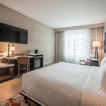Cambria Hotel Austin Downtown